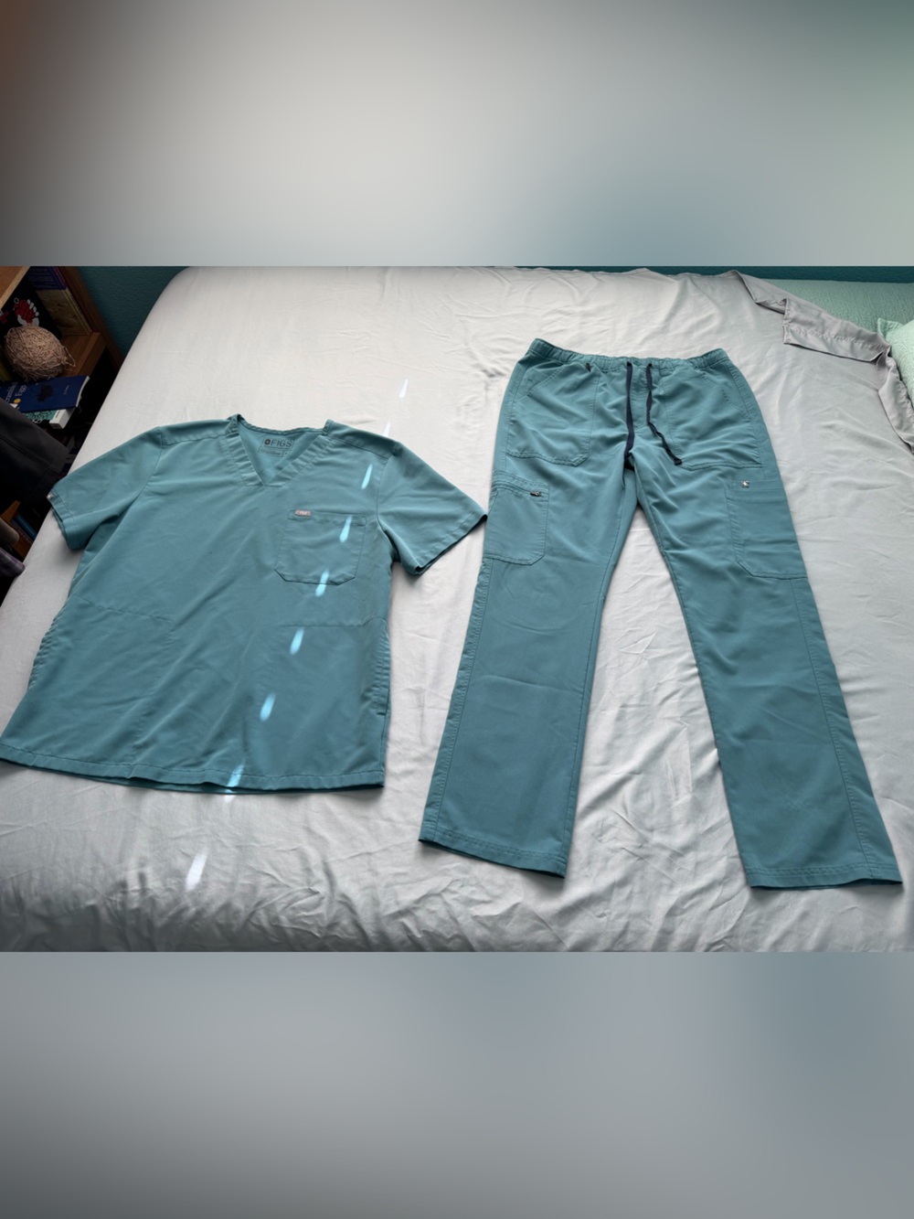 Figs Men's Hydrogreen Scrub Set - Chisec Top & Cairo Pants